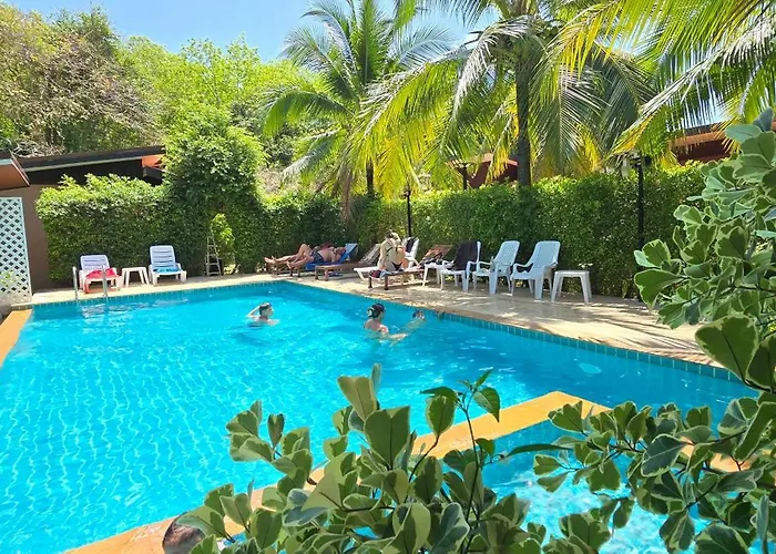 Baan Suan Rim Klong Resort